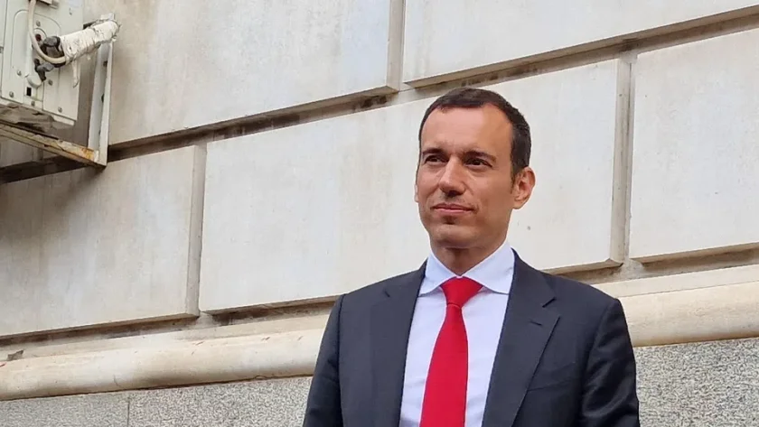 Терзиев тупа топката: Цените за паркиране в зоните няма да се променят от утре