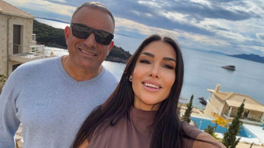 Горещо: Вижте гаджето на Юксел Кадриев по секси черен корсет (оплакни окото)