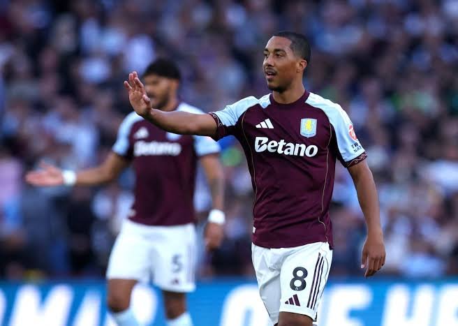 Халф на Астън Вила аут за 10 седмици