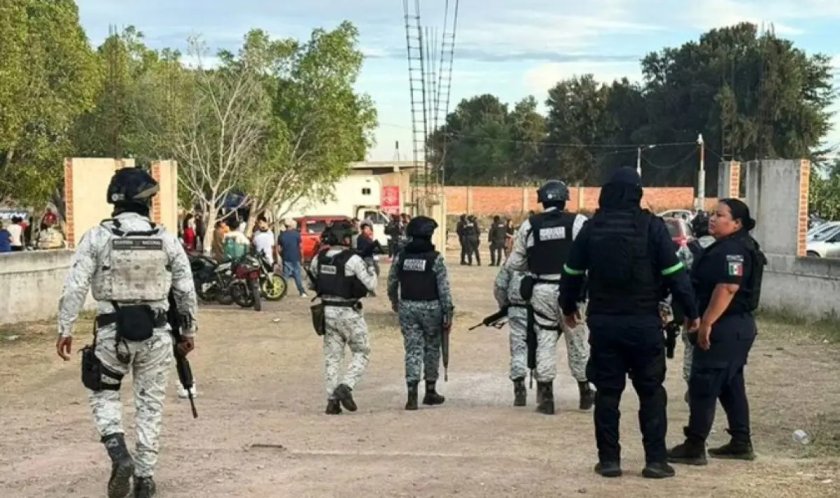 Кървава баня и 11 убити след футболен мач в Мексико