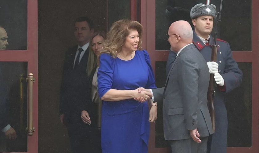 Йотова посрещна и шефа на БНБ на парадния вход, говорят на закрити врата 