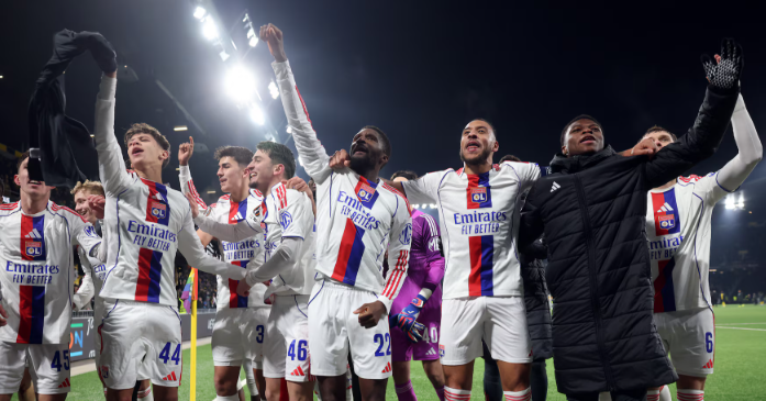 Лион съсече 10 от ПАОК, Десподов влезе от пейката