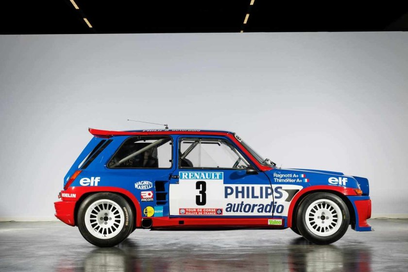 Бивш министър на транспорта реставрира легендарен автомобил (СНИМКИ)