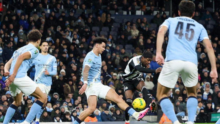 Ман Сити си уреди финал с Арсенал