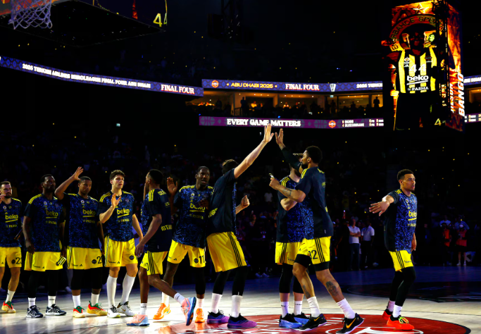 Шампионът триумфира в Париж, Партизан спечели балканското дерби с ПАО