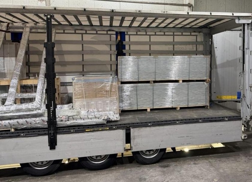 Откриха контрабандни цигари за над 100 000 евро в термопанели на &bdquo;Лесово&ldquo;