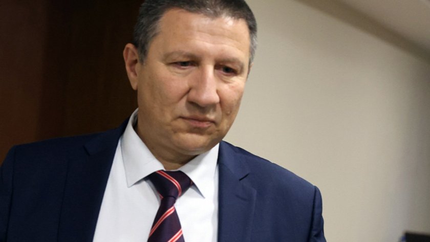 Конституционният съд събира становища по казуса "Сарафов"