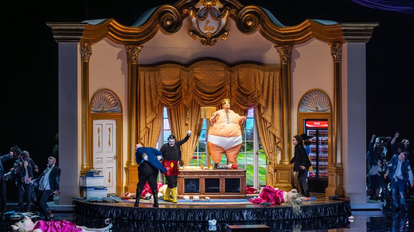 &bdquo;Чудовищният рай&ldquo;: Хамбургската опера осмя жестоко Тръмп