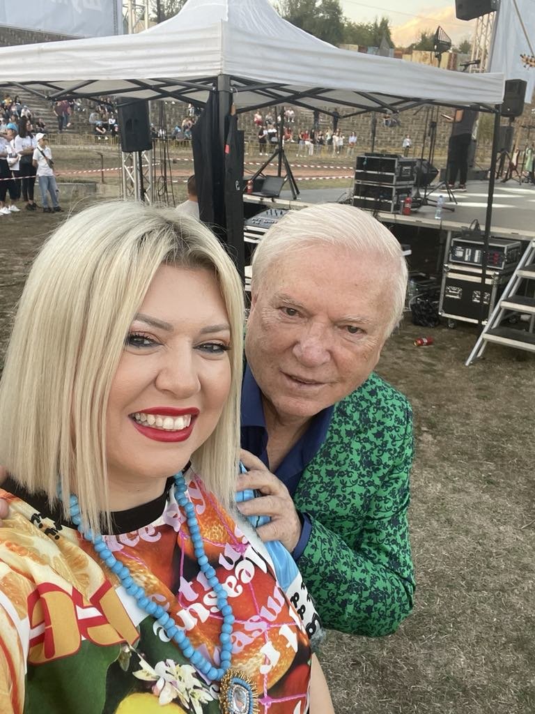 Дъщерята на известния поп певец Мустафа Чаушев - Ажда, се