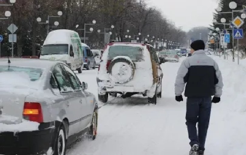 Републиканските пътища се обработват от 290 снегорина