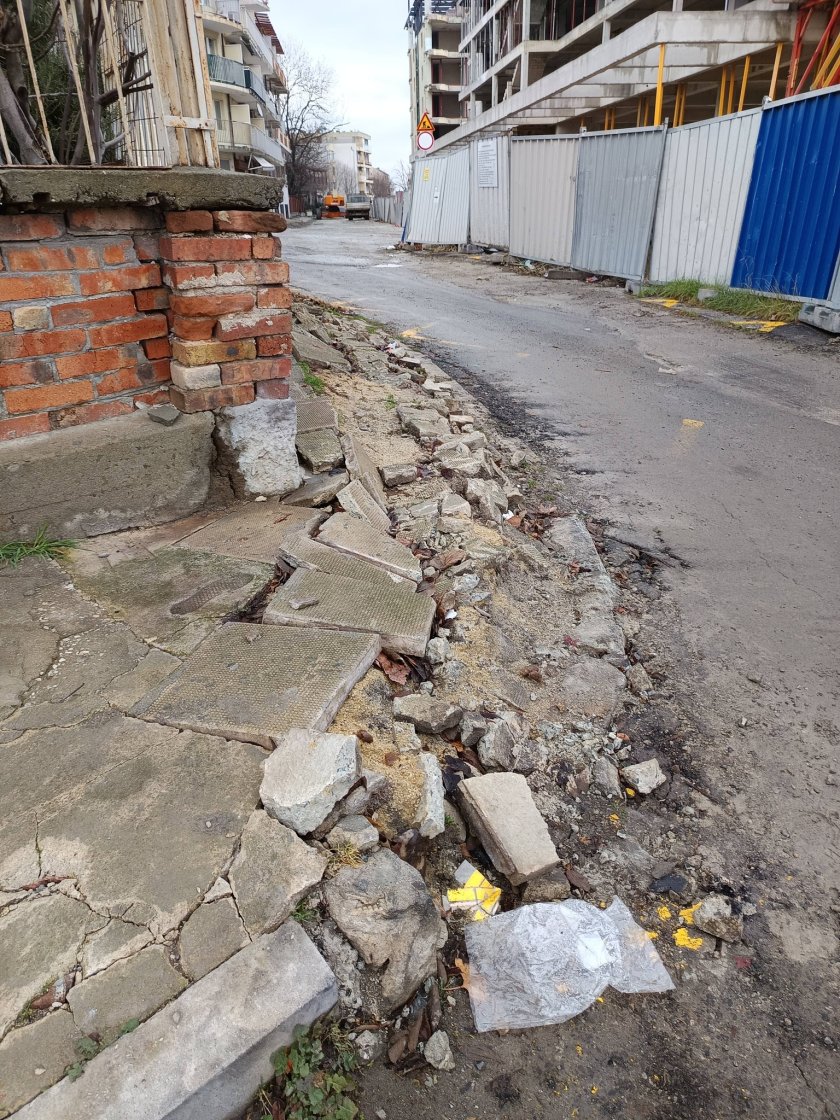 Поморийци се чудят и маят защо продължават да живеят в кочина! (СНИМКИ)