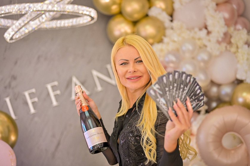 Собственичката на "Тифани&ldquo;: Работим и ще продължим да работим! (ВИДЕО)