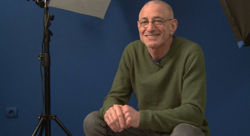 Само в Lupa.bg: Леон от педофилската хижа е син на легендата Симон Варсано!