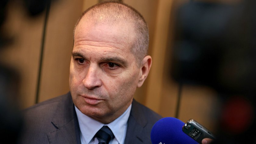 Гроздан Караджов готов с договорите за жп превозите