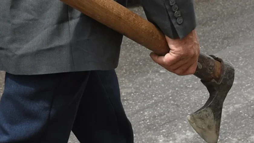 Украинец уби петима с брадва и чук