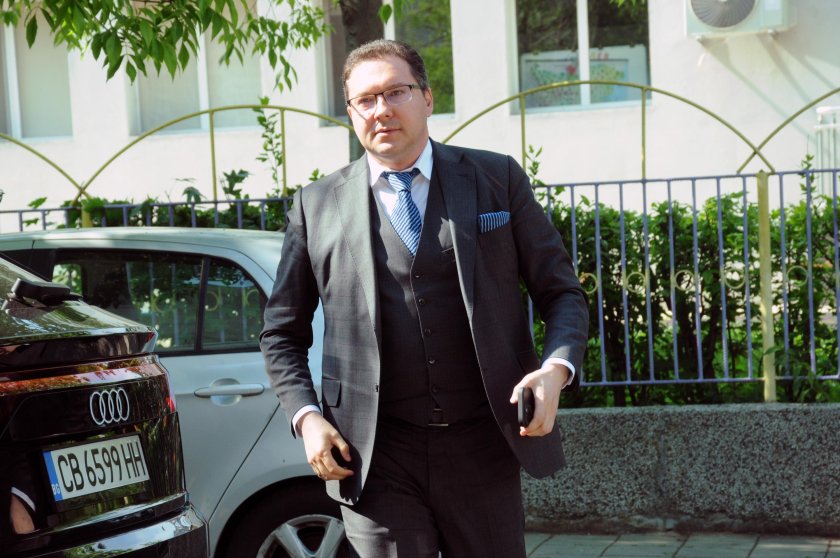 Митов се появи, поиска уволнение за полицая от Стара Загора, катастрофирал пиян