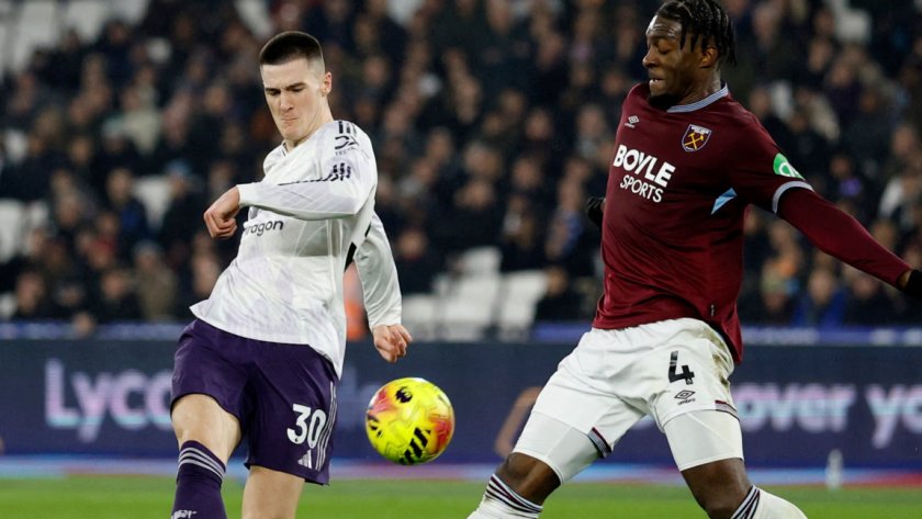 Шешко спаси Ман Юнайтед в края, Груев и Лийдс измъкнаха точка от Челси