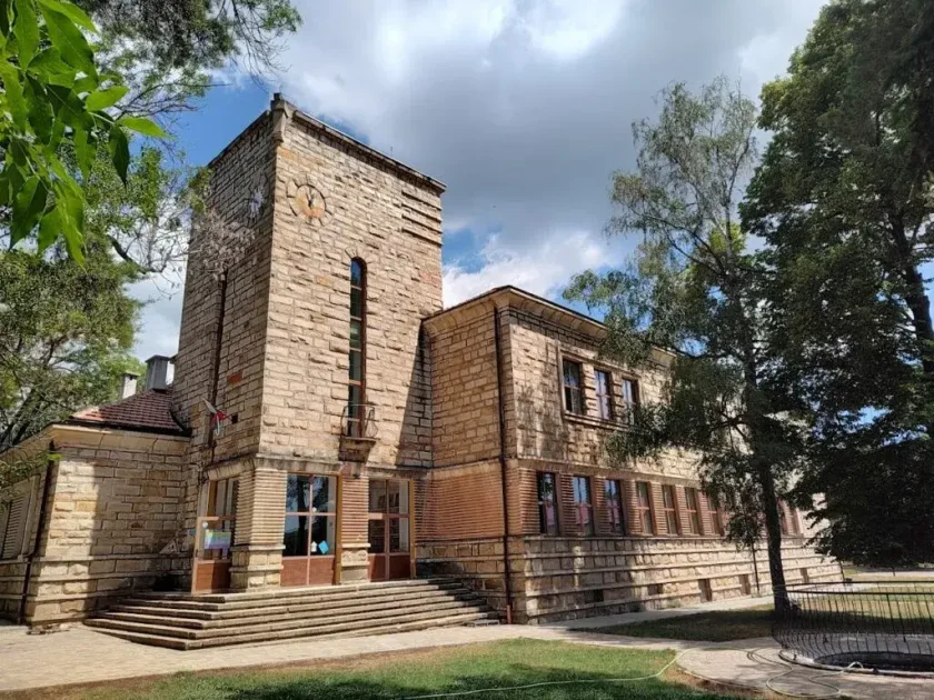 Училище "Космос": Алекс е отписан по искане на родителите