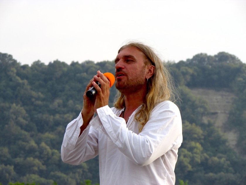 Коцето Калки: Будизмът цени живота и не насърчава самоубийството