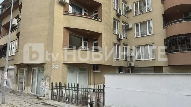 Лекари в две болници се борят за живота на наръганите в София 