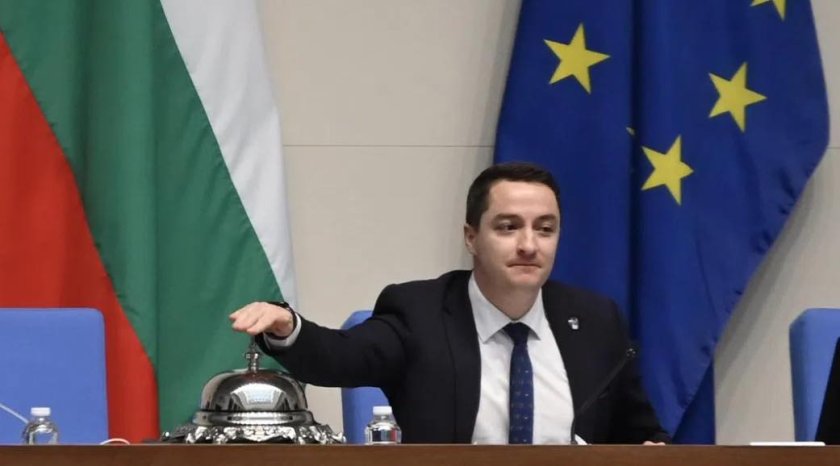 Ренегатът Божанков: Гордея се с Крум!