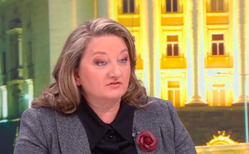 Сачева: Не ограничаваме правата на българите в чужбина, а злоупотребите