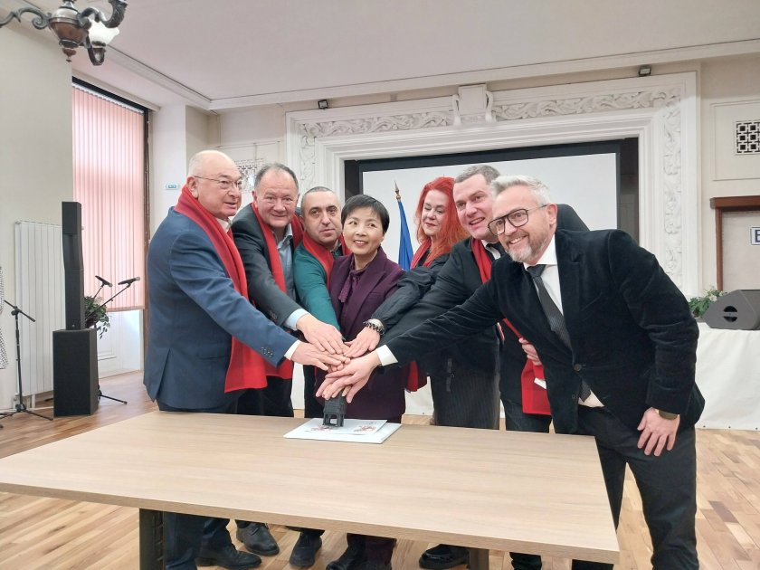 Огненият кон "изцвили" в Перник 