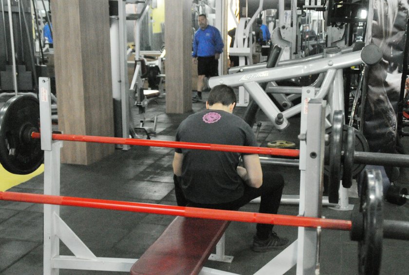 Датчанин вилня във фитнес в София, нашамари полицай 