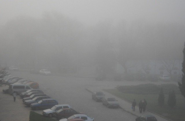 Сливен потъна в мъгла