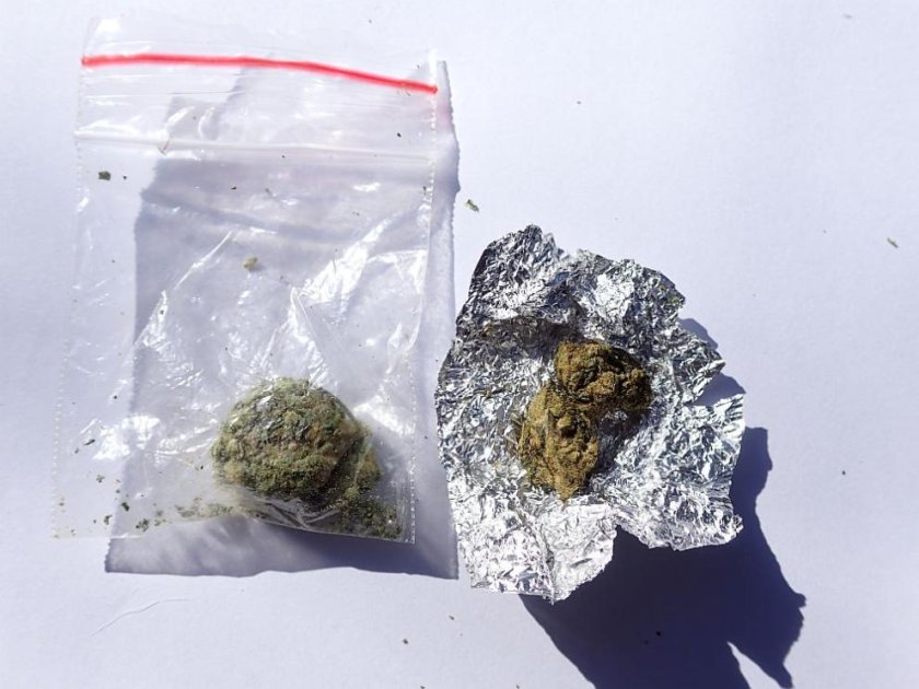 Спецакция срещу дрогата в Разград, има 10 арестувани (СНИМКИ)