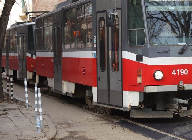 Трамвай блъсна пешеходец в София