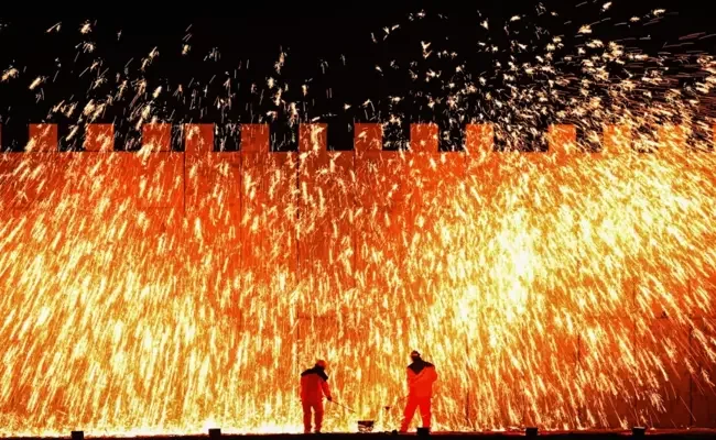 Осем загинаха при взрив в магазин за фойерверки