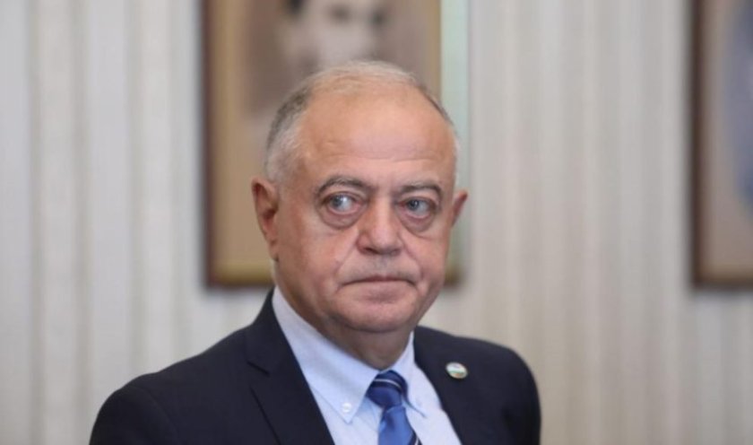 Ген. Атанасов призна за Петрохан: Сандов е спал!