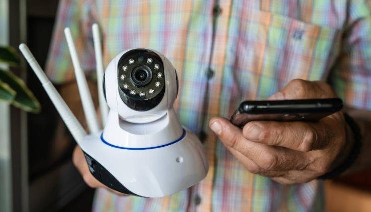 Комшии се клепат за незаконно видеонаблюдение