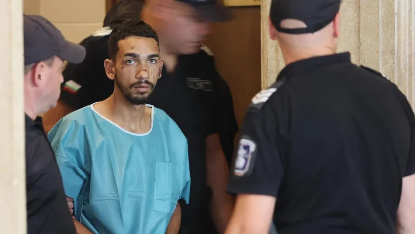 Обвиниха в умишлено убийство Виктор, който се вряза със 163 км/ч в автобус в София