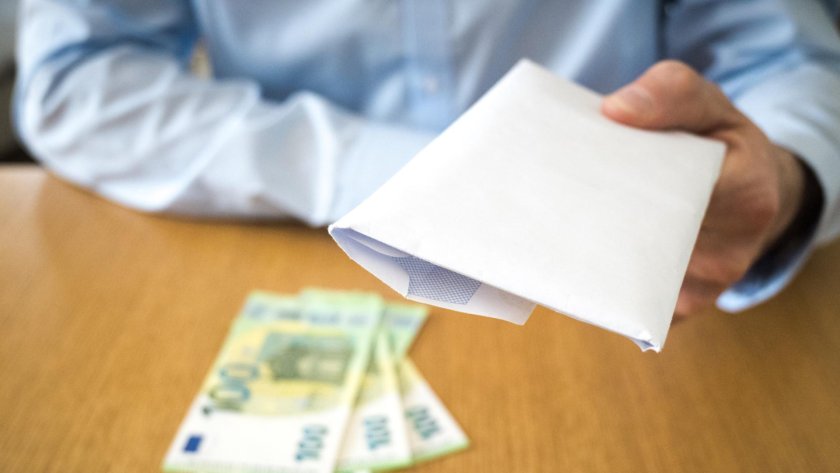 София гони 3800 лева средна заплата, Враца я следва