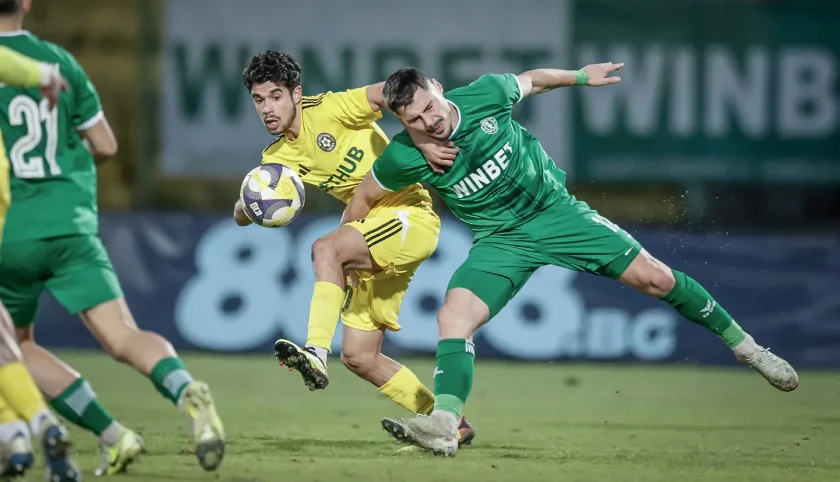 Скука, много битка и две нули под Околчица