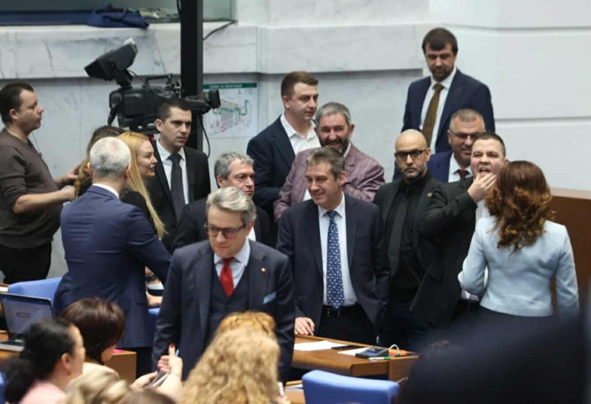 Депутатите обсъждат изменения в Закона за здравето