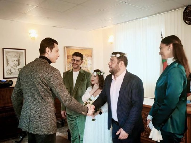 Сашо Кадиев стана кум на актьора Евгени Будинов