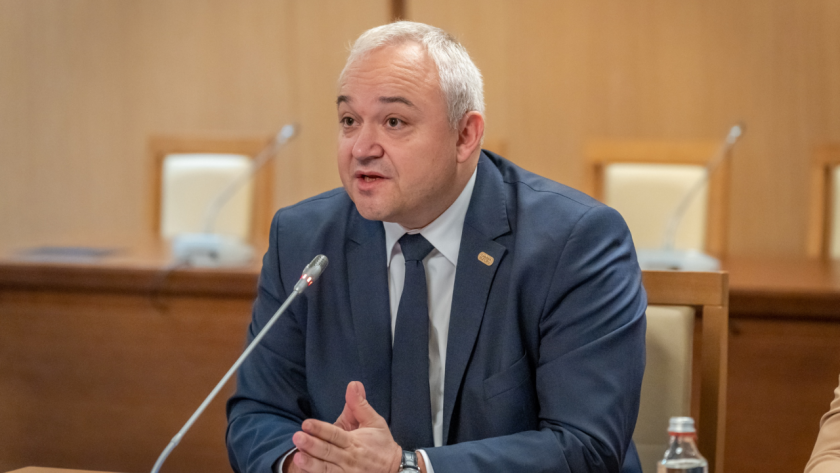 Демерджиев продължава с въпросите: Защо на хората в "Петрохан" им е бил нужен дрон, пренасящ 100 кг?