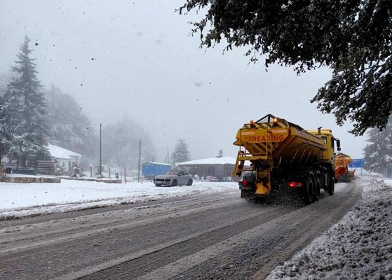 АПИ: Не тръгвайте без зимни гуми!