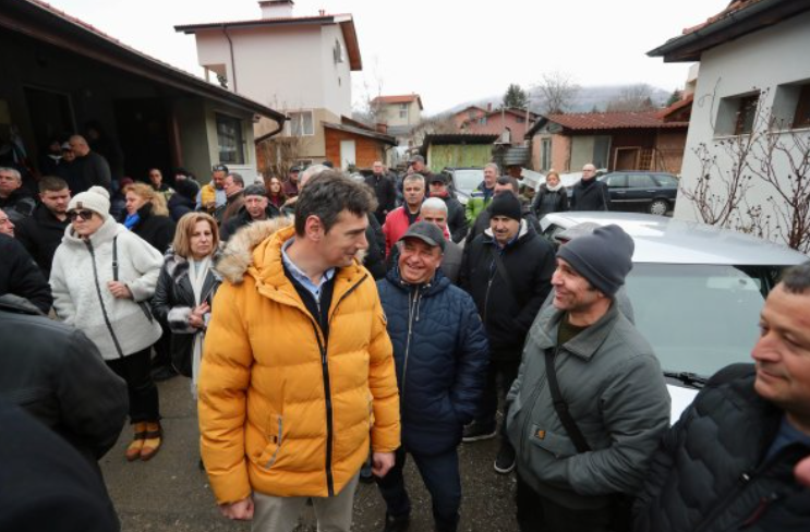 Кметове и депутати подкрепиха бистришкия си колега след палежа 