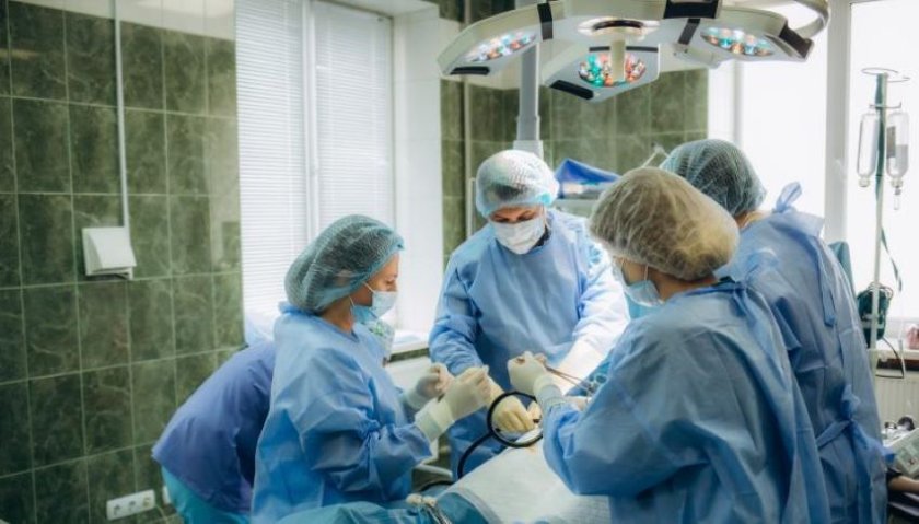 Извадиха тумор колкото пъпеш от корема на жена в Бургас