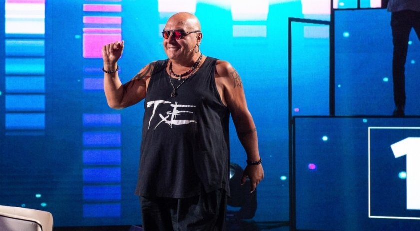 СТИКЕРЪТ ГО ИЗДАДЕ: Фънки стана инвалид