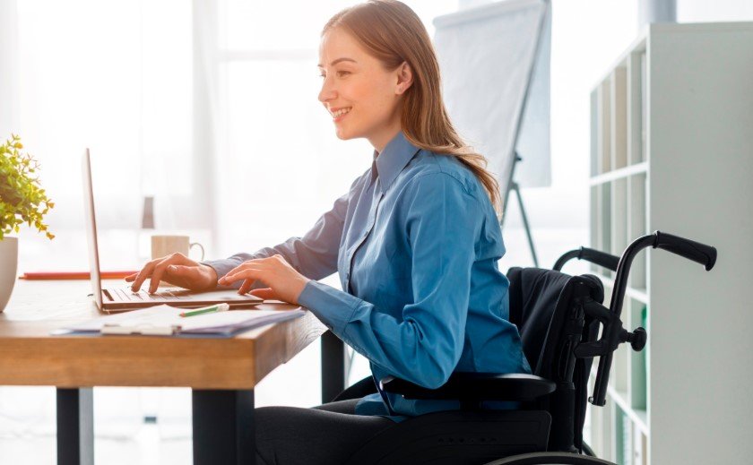 Работодатели могат да получат до 10 000 евро от държавата, ако наемат човек с трайно увреждане