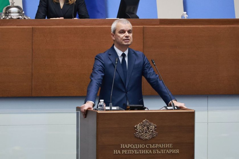 "Копейка, сядай си": Манол Пейков сряза Костадинов в парламента (ВИДЕО)