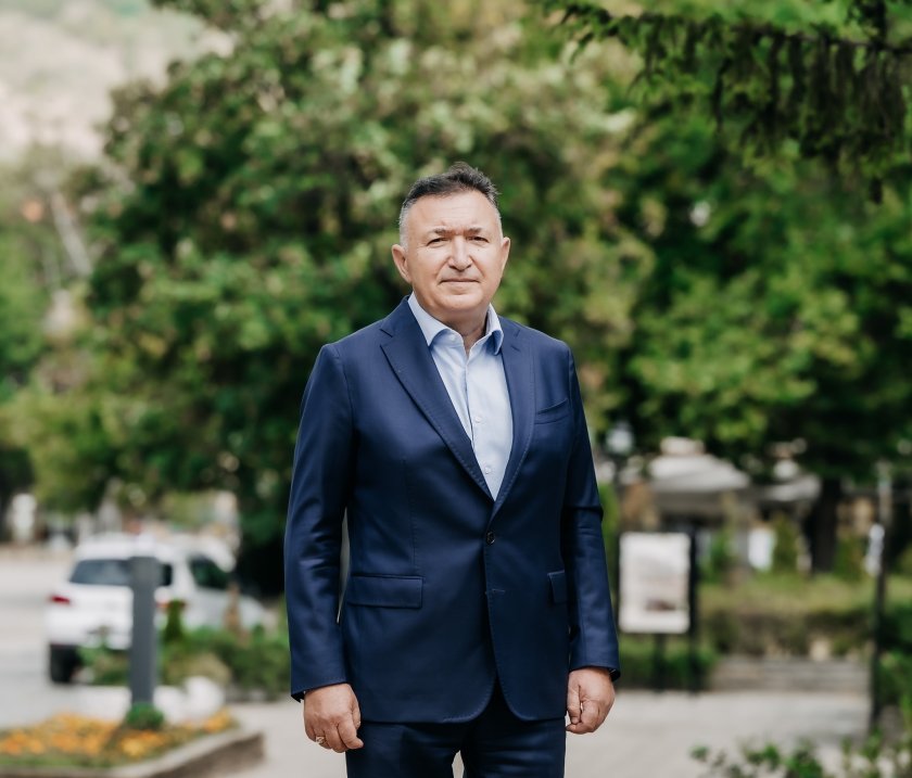 Държава на абсурда: Карлово съди МРРБ за неплатен ремонт