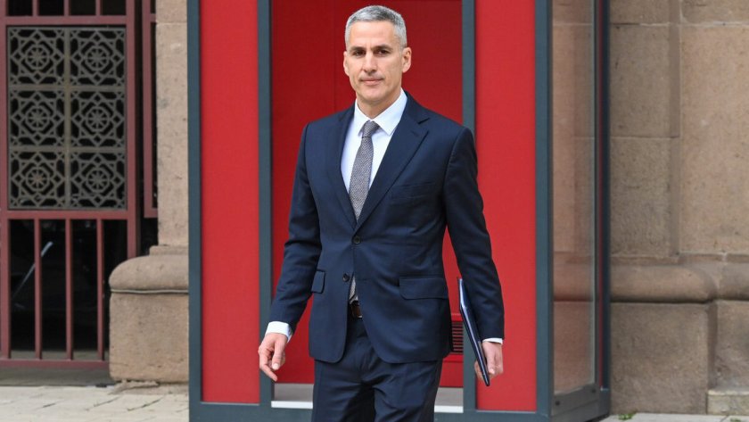 Първа ключова среща на Андрей Гюров с ЦИК преди изборите на 19 април