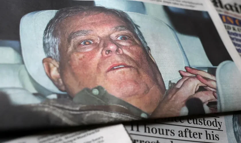 Окачиха снимката от ареста на Андрю в Лувъра (ВИДЕО)