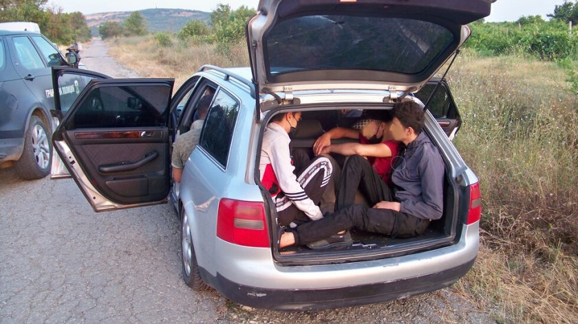 Граничари в Гюргево задържаха българин за трафик на бежанци